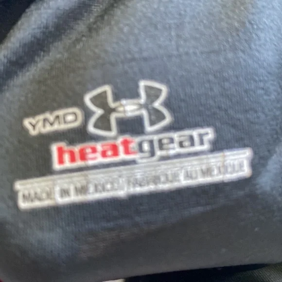 Under Armour youth fitted heat gear medium - Picture 3 of 3
